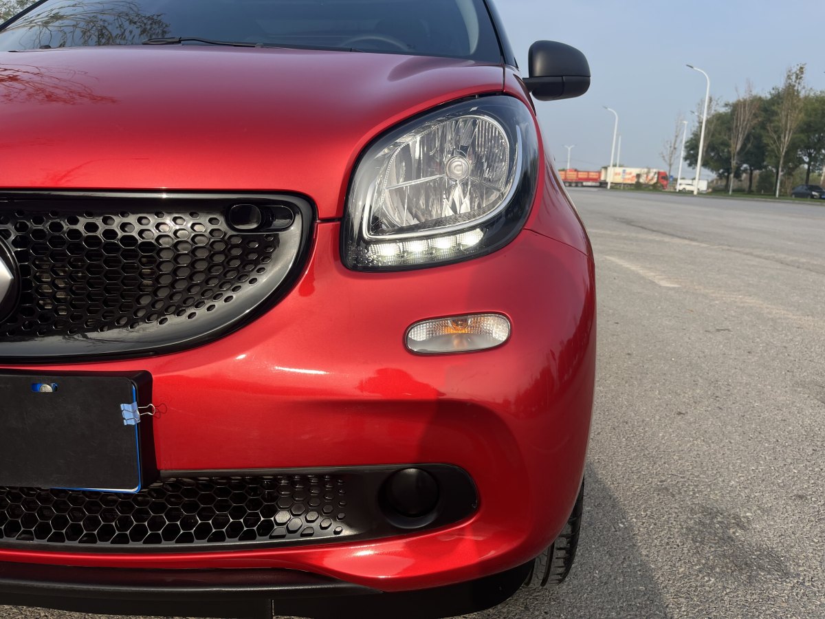 2019年8月smart forfour  2018款 1.0L 52千瓦激情版