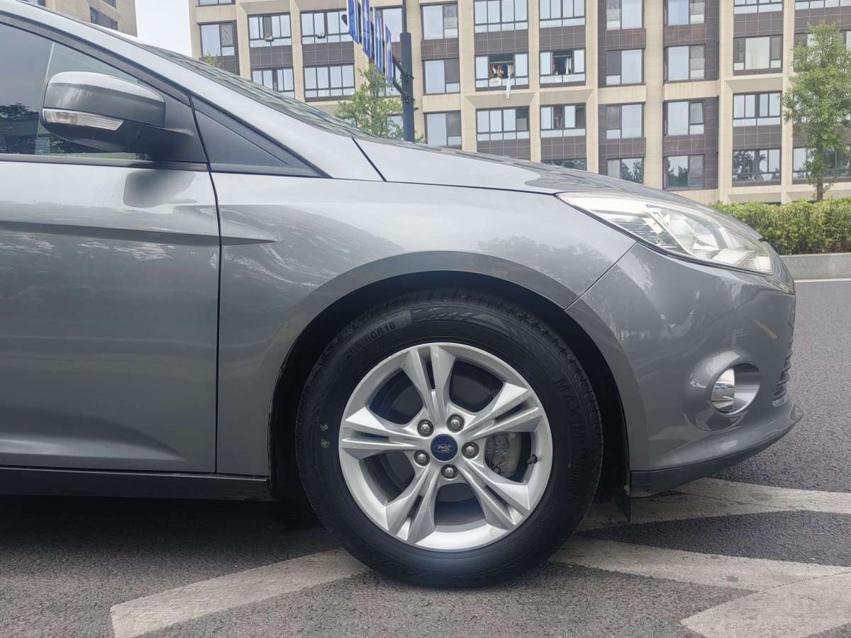 福特 ?？怂? 2012款 兩廂 1.6L 自動風尚型圖片