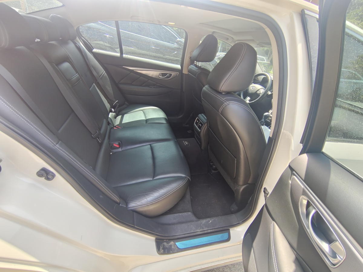 英菲尼迪 Q50L  2016款 2.0T 悅享版圖片