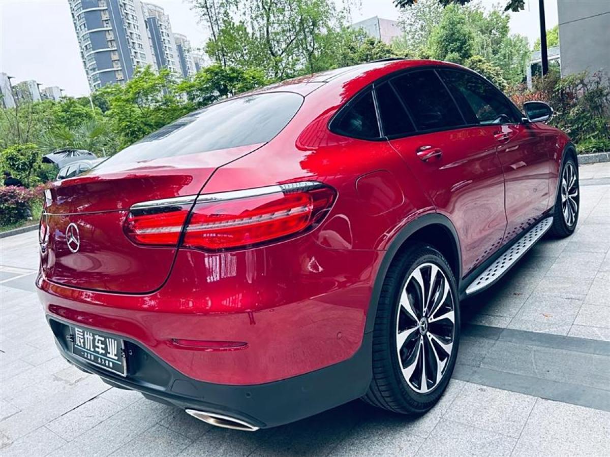 2017年9月奔馳 奔馳GLC  2023款 改款 GLC 260 4MATIC 轎跑SUV