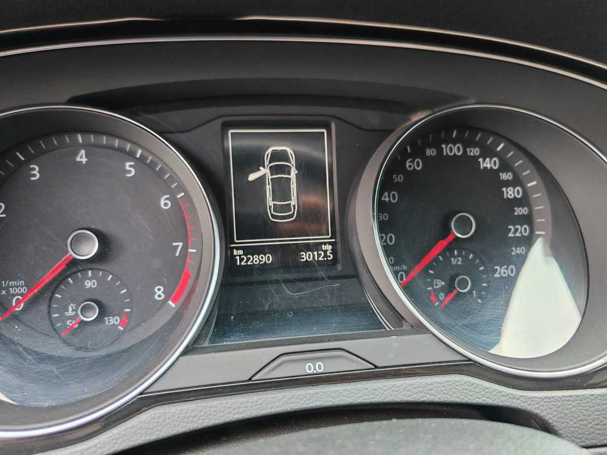 大眾 邁騰  2017款 330TSI DSG 領(lǐng)先型圖片