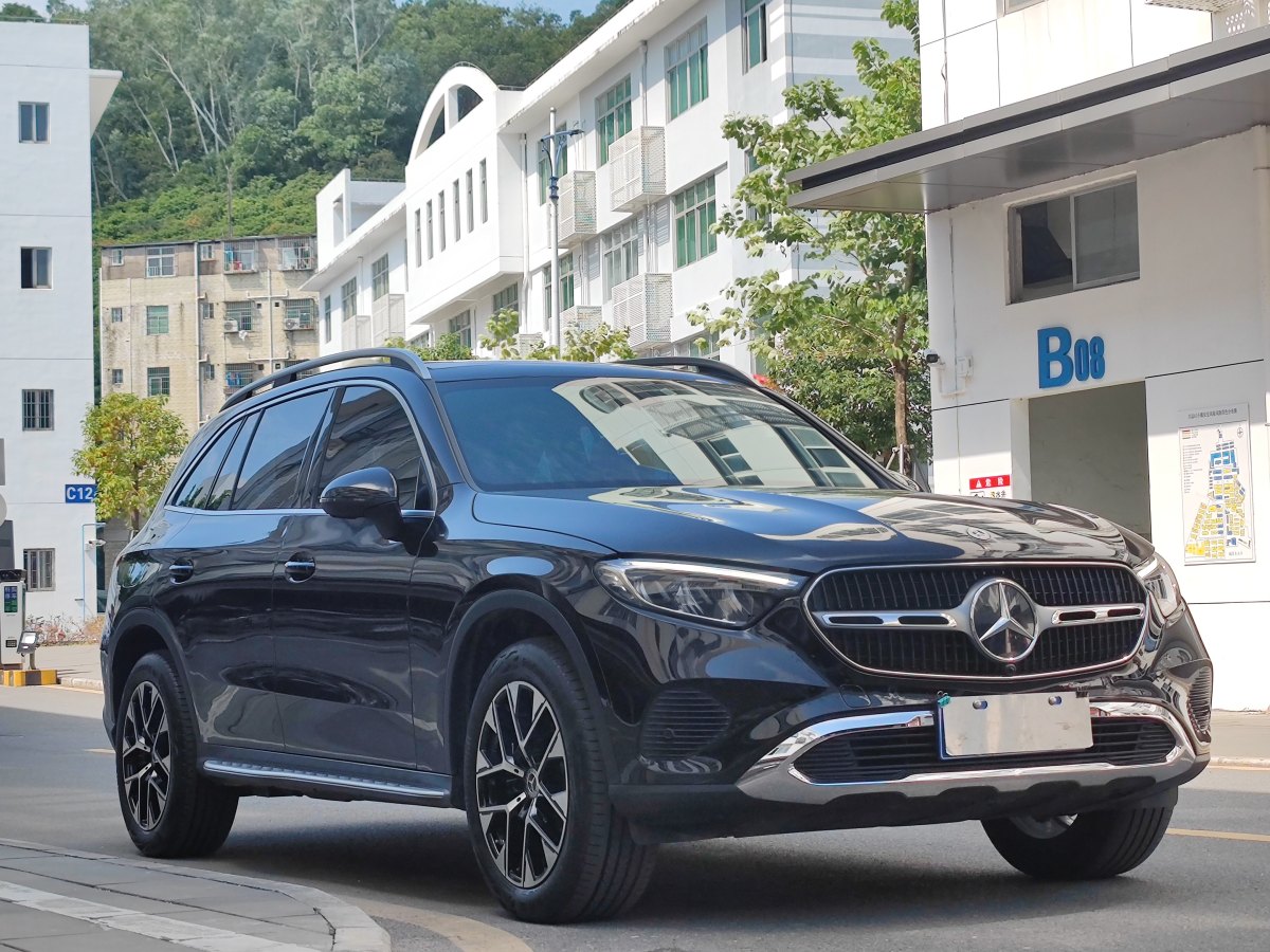 奔馳 奔馳GLC  2023款 改款 GLC 260 L 4MATIC 動感型 5座圖片