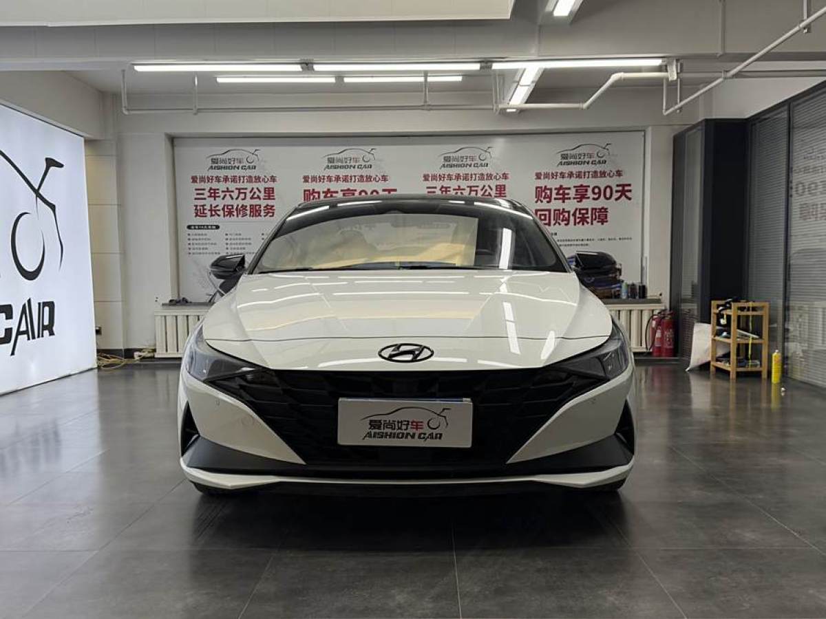 現(xiàn)代 伊蘭特  2022款 1.5L CVT 20周年紀(jì)念款圖片