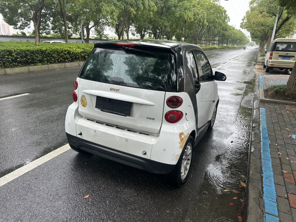 smart fortwo  2014款 1.0 MHD 硬頂新年特別版圖片