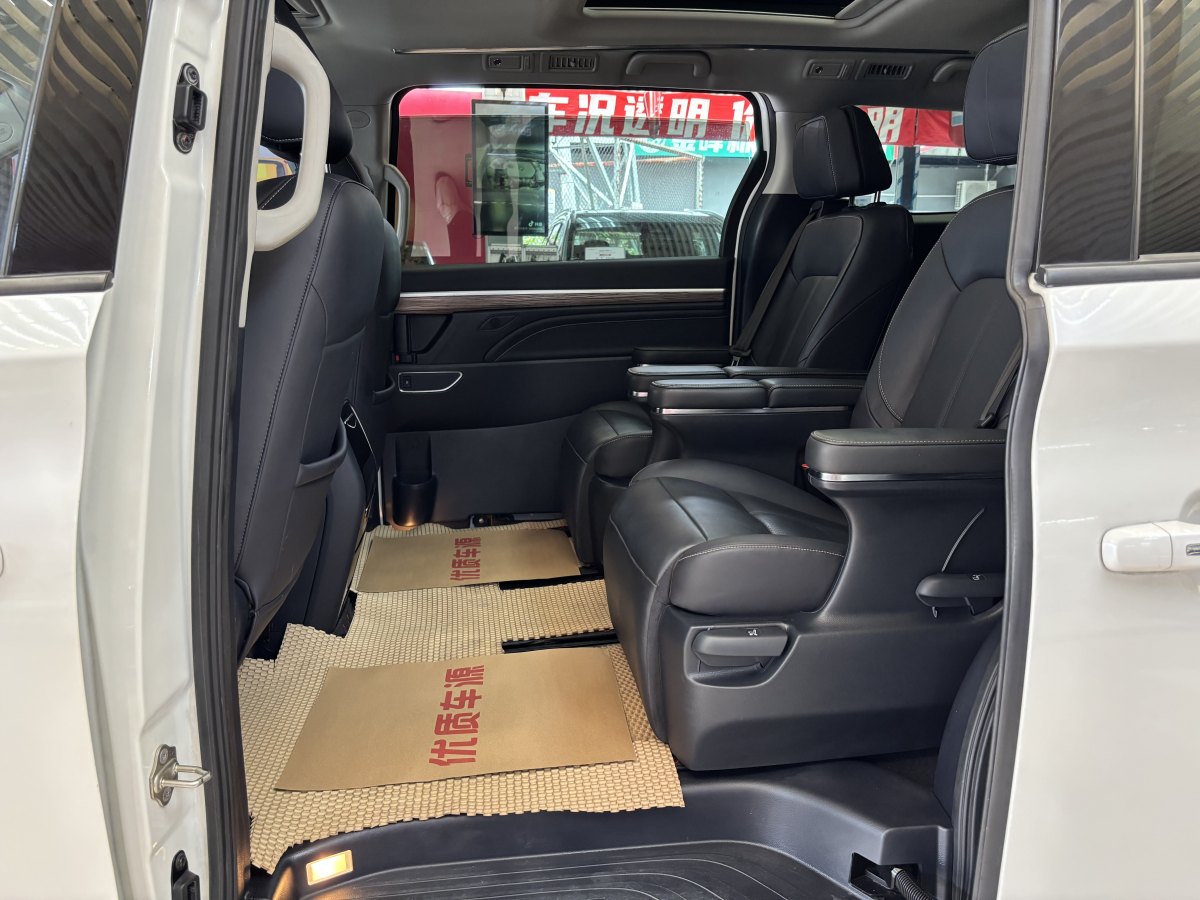 廣汽傳祺 M8  2021款 領秀系列 390T 尊貴版圖片