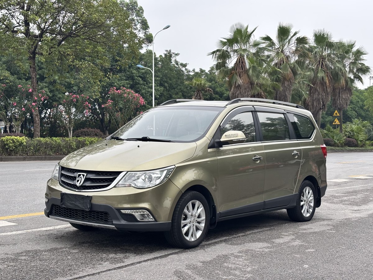 2015年6月寶駿 730  2015款 1.8L 手動豪華導航ESP版 7座
