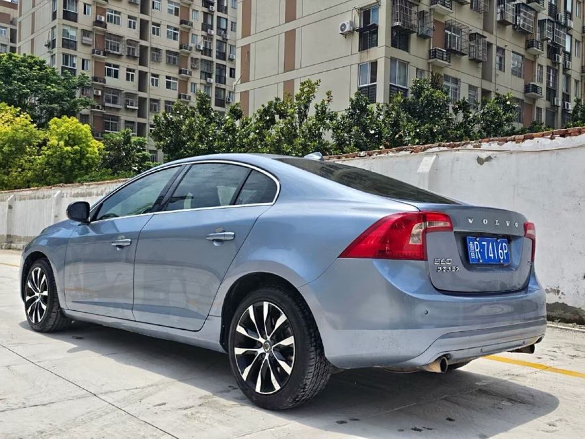 沃爾沃 S60L  2018款 T3 智進(jìn)進(jìn)取版圖片