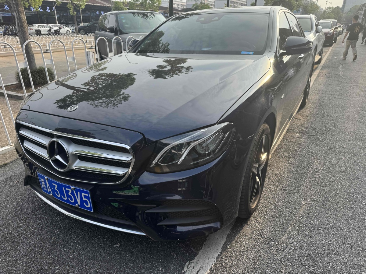 奔馳 奔馳E級  2020款 改款 E 300 L 運(yùn)動殊享版圖片