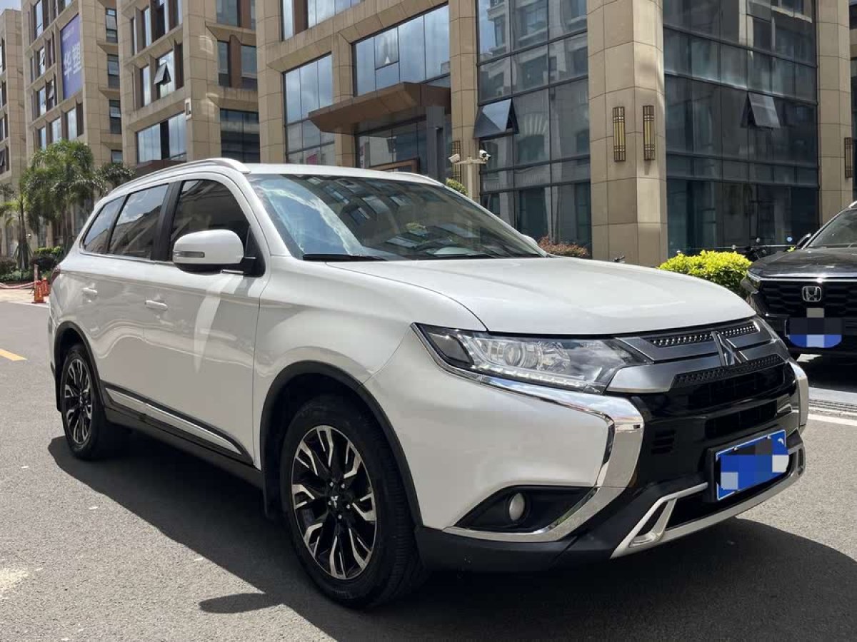 三菱 歐藍(lán)德  2019款 2.0L 兩驅(qū)暢享版 5座 國(guó)VI圖片