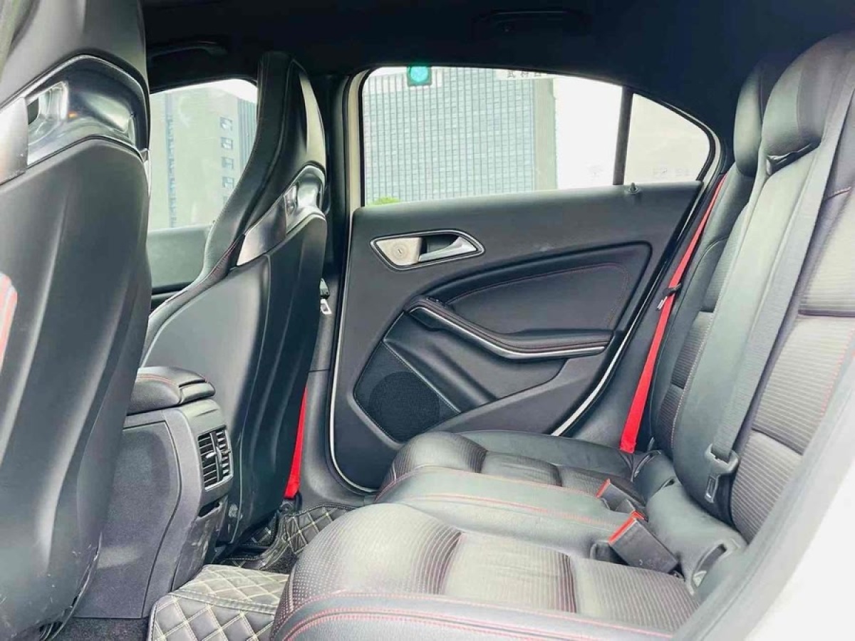奔馳 奔馳A級(jí)AMG  2014款 AMG A 45 4MATIC圖片