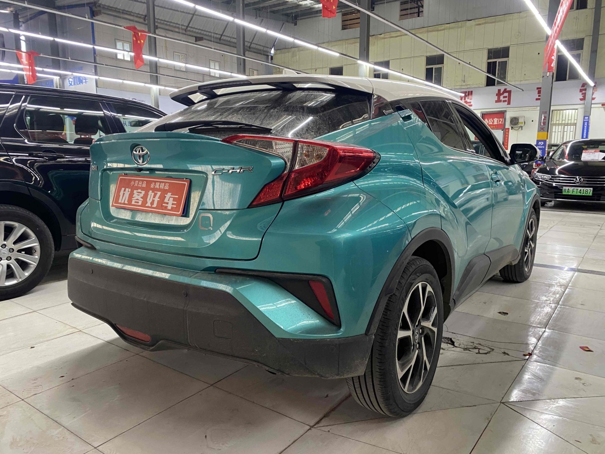 豐田 C-HR  2020款 2.0L 領(lǐng)先版圖片