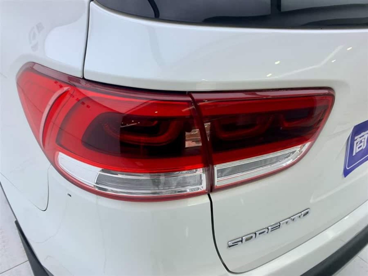 起亞 索蘭托  2015款 索蘭托L 2.4L 汽油4WD精英版 7座 國IV圖片