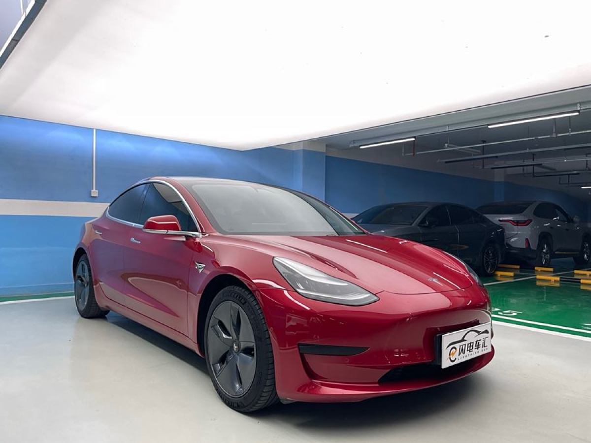 特斯拉 Model Y  2020款 改款 標(biāo)準(zhǔn)續(xù)航后驅(qū)升級版圖片