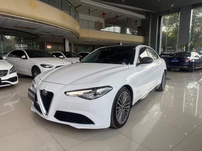 2019年7月 阿爾法·羅密歐 Giulia 2.0T 280HP 豪華版圖片