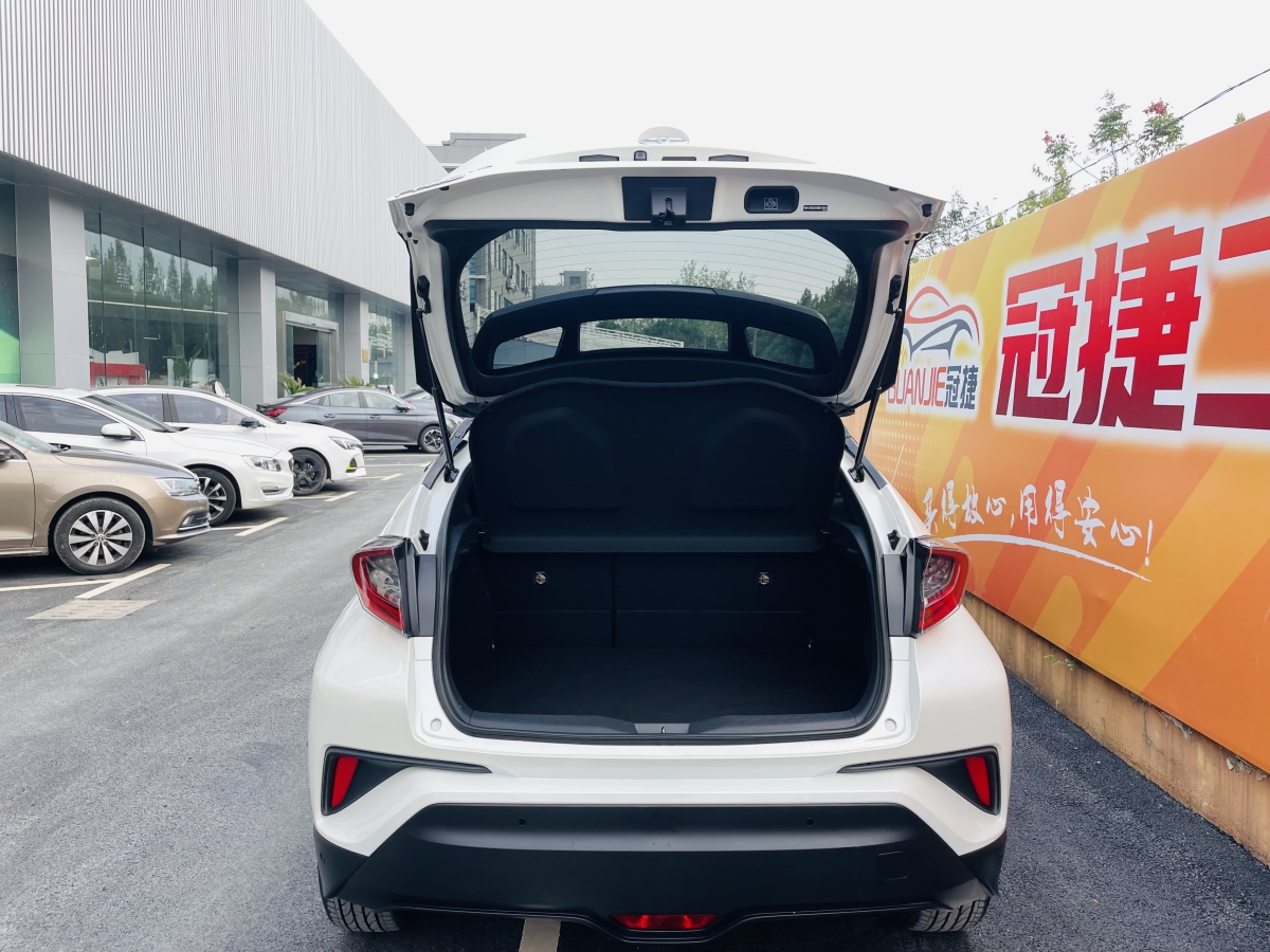 2021年4月豐田 C-HR  2020款 2.0L 豪華版