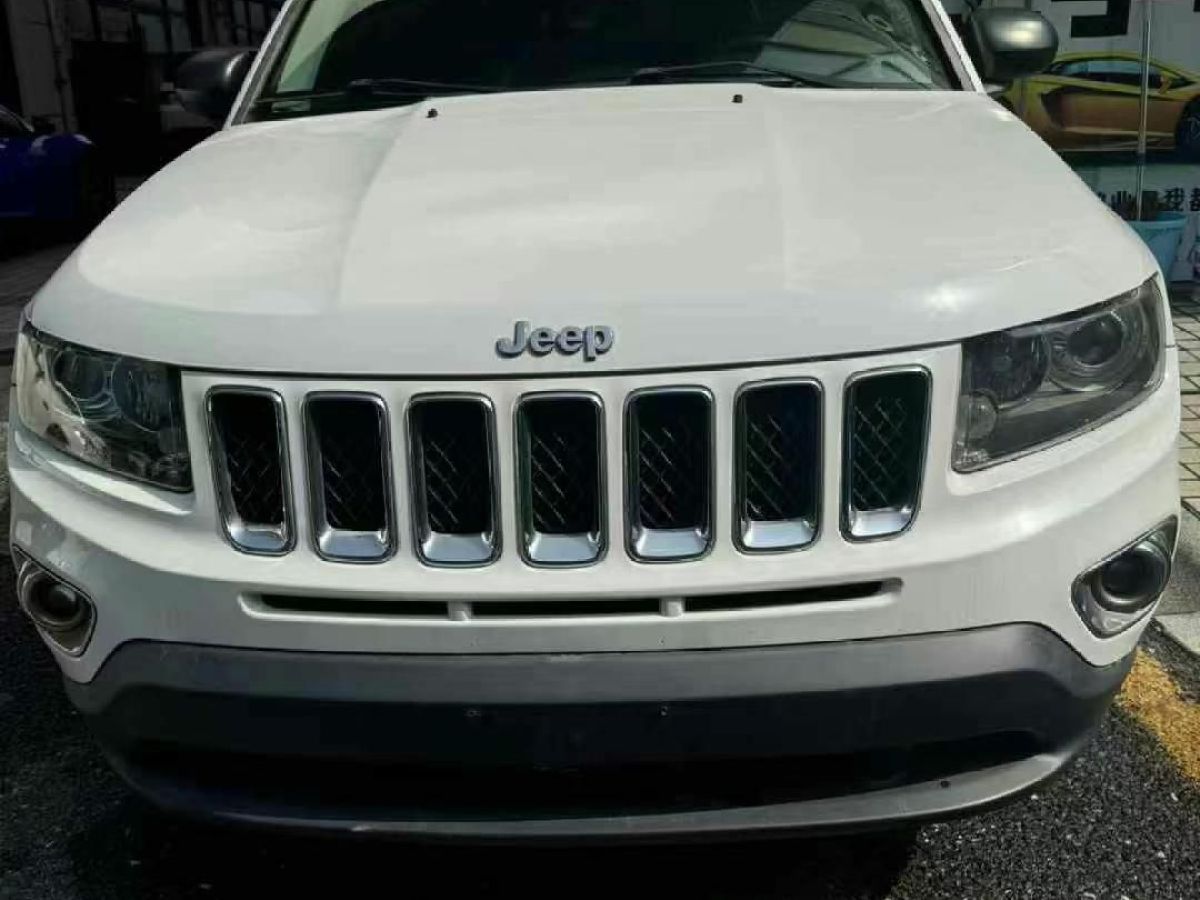 Jeep 指南者  2014款 改款 2.0L 兩驅(qū)精英版圖片
