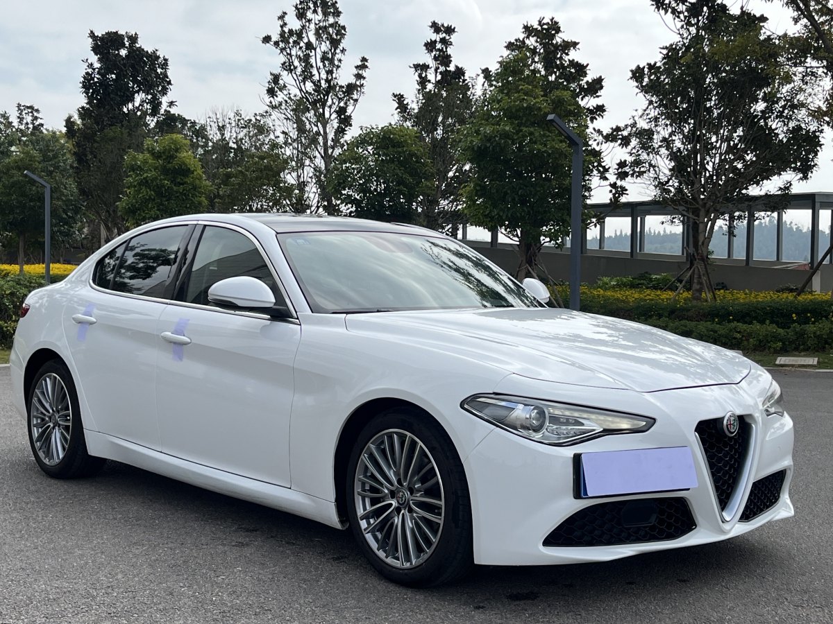 阿爾法·羅密歐 Giulia  2017款 2.0T 200HP 豪華版圖片