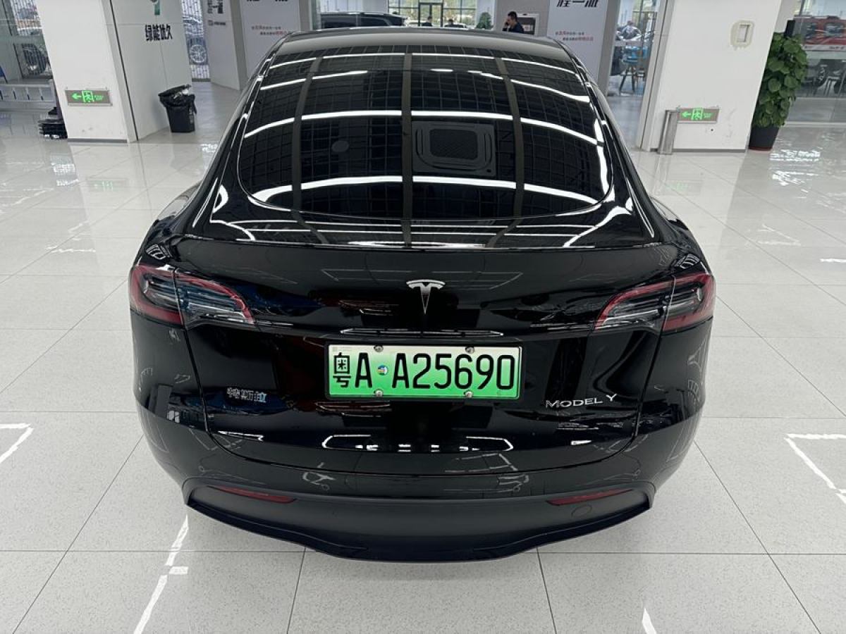 特斯拉 Model 3  2022款 后輪驅(qū)動版圖片