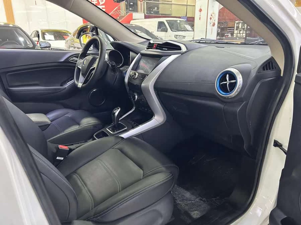 比亞迪 元新能源  2018款 EV360 智聯(lián)炫酷型圖片