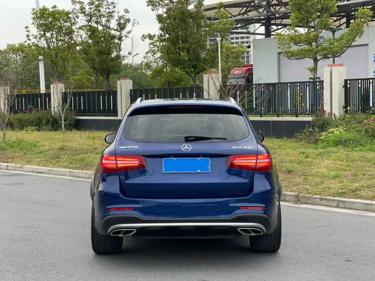 奔馳 奔馳A級  2019款  A 220 L 4MATIC 運(yùn)動轎車圖片