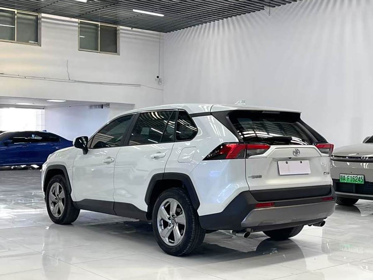 2021年12月豐田 RAV4榮放  2021款 2.0L CVT兩驅(qū)風(fēng)尚版