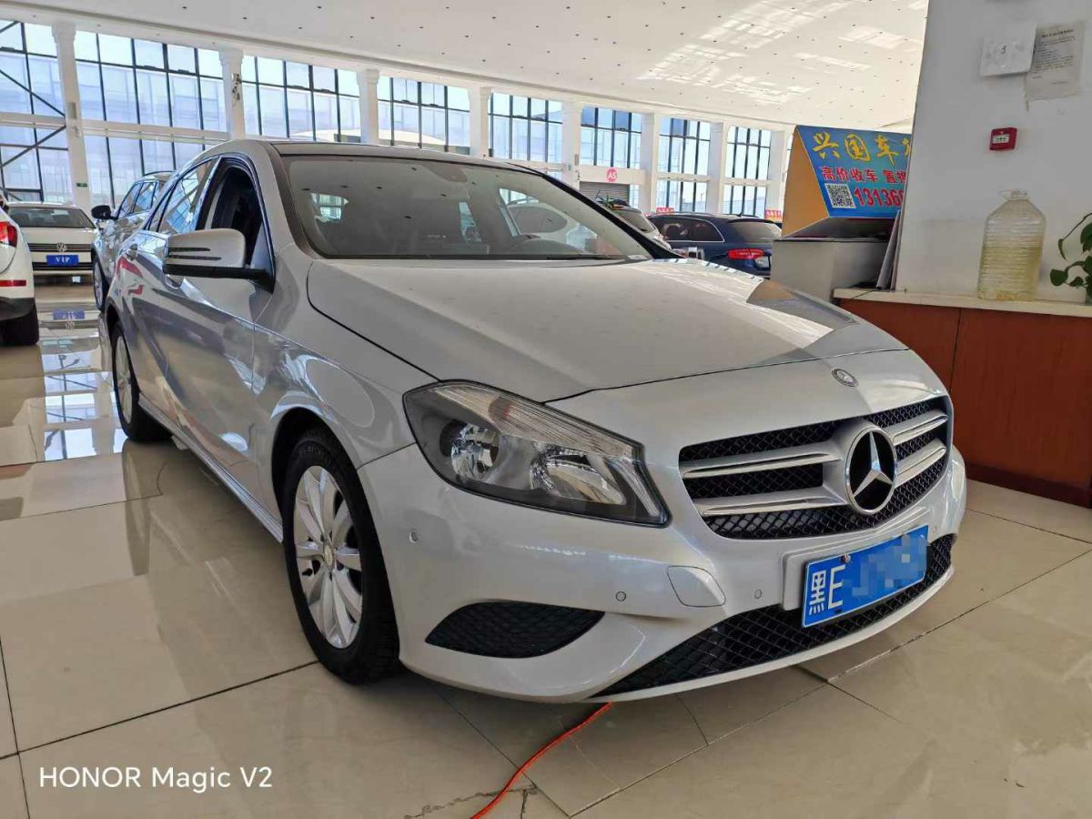 奔馳 奔馳A級(jí)AMG  2014款 AMG A 45 4MATIC圖片