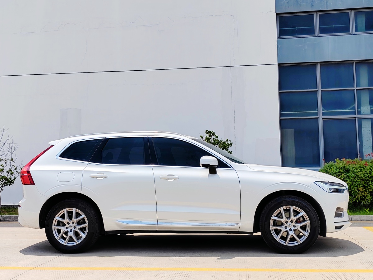沃爾沃 XC60  2021款 T5 四驅(qū)智逸豪華版圖片