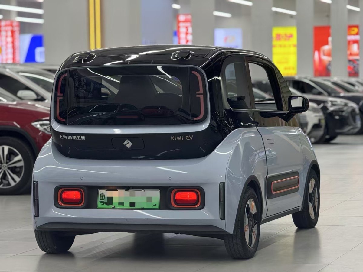 寶駿 寶駿KiWi EV  2022款 設(shè)計(jì)師輕享版 三元鋰圖片