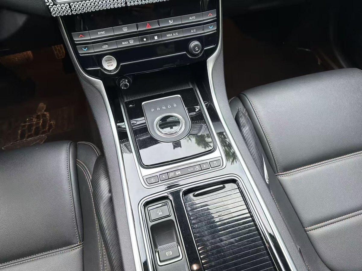 捷豹 XEL  2018款 2.0T 200PS 豪華版圖片