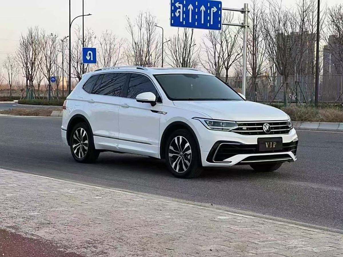 大眾 途觀L  2023款 改款 330TSI 自動(dòng)兩驅(qū)R-Line越享版圖片