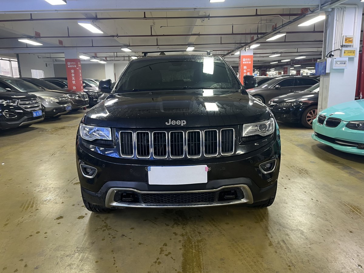 Jeep 大切諾基  2016款 3.0L 精英導(dǎo)航版圖片