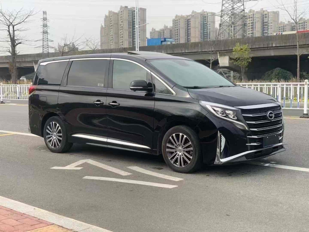 廣汽傳祺 M8  2021款 領(lǐng)秀系列 390T 至尊版圖片