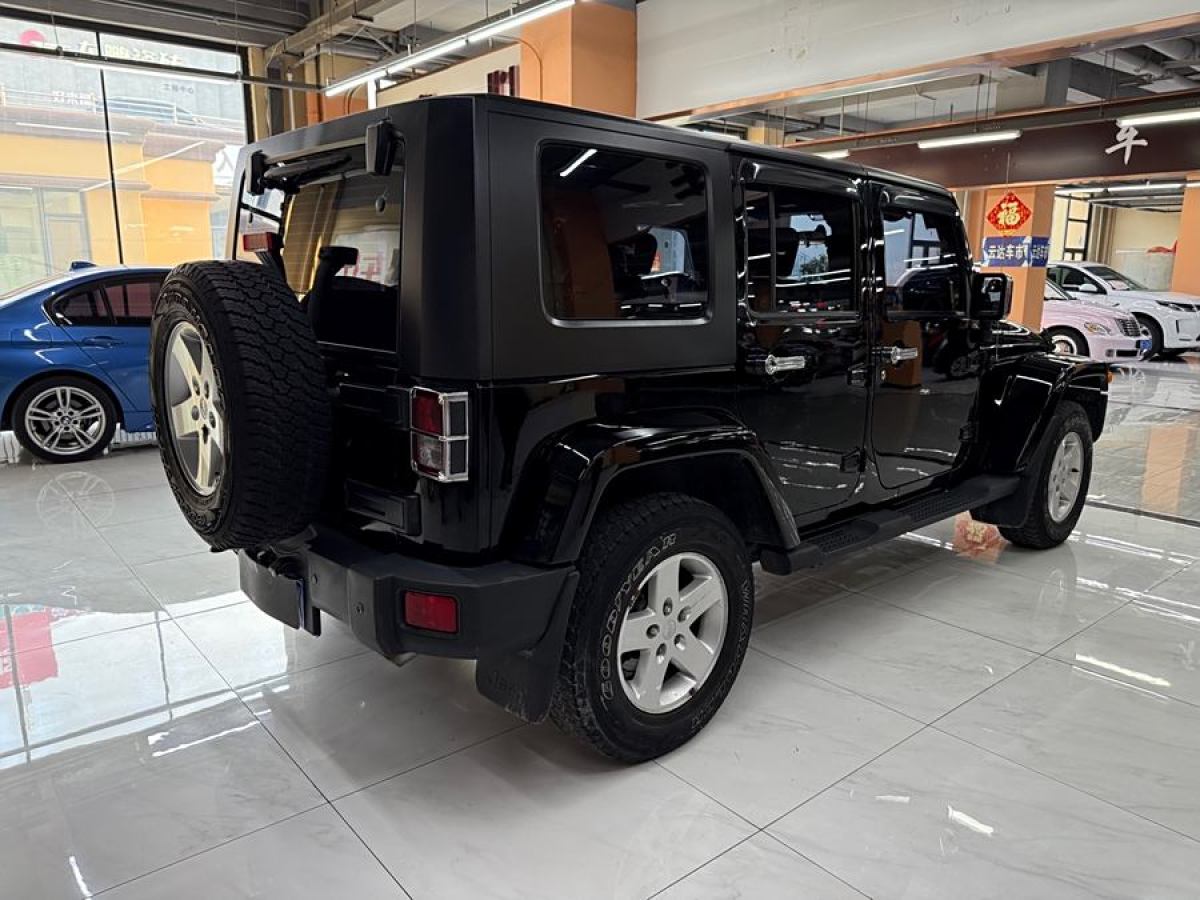 Jeep 牧馬人  2010款 3.8L Sahara 四門版圖片