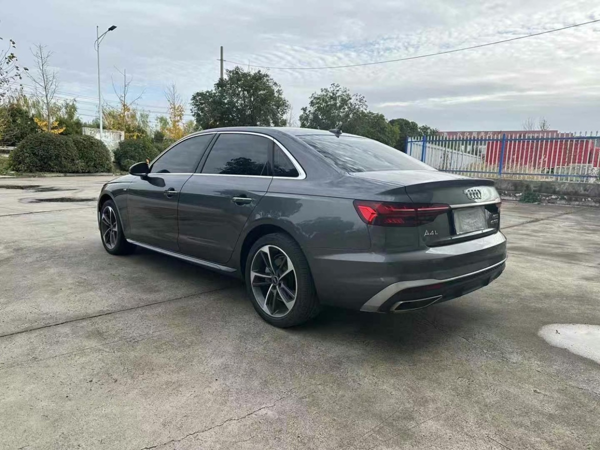 奧迪 奧迪A4L  2023款 40 TFSI 豪華動感型圖片