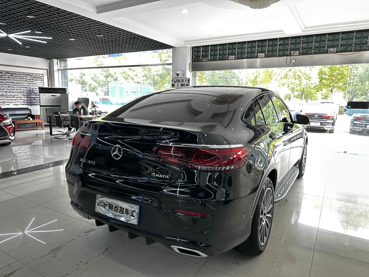 奔馳 奔馳GLC  2021款 GLC 260 4MATIC 轎跑SUV圖片