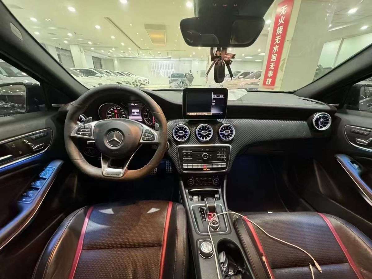 奔驰 奔驰A级AMG  2017款 AMG A 45 4MATIC 暗夜雷霆限量版图片