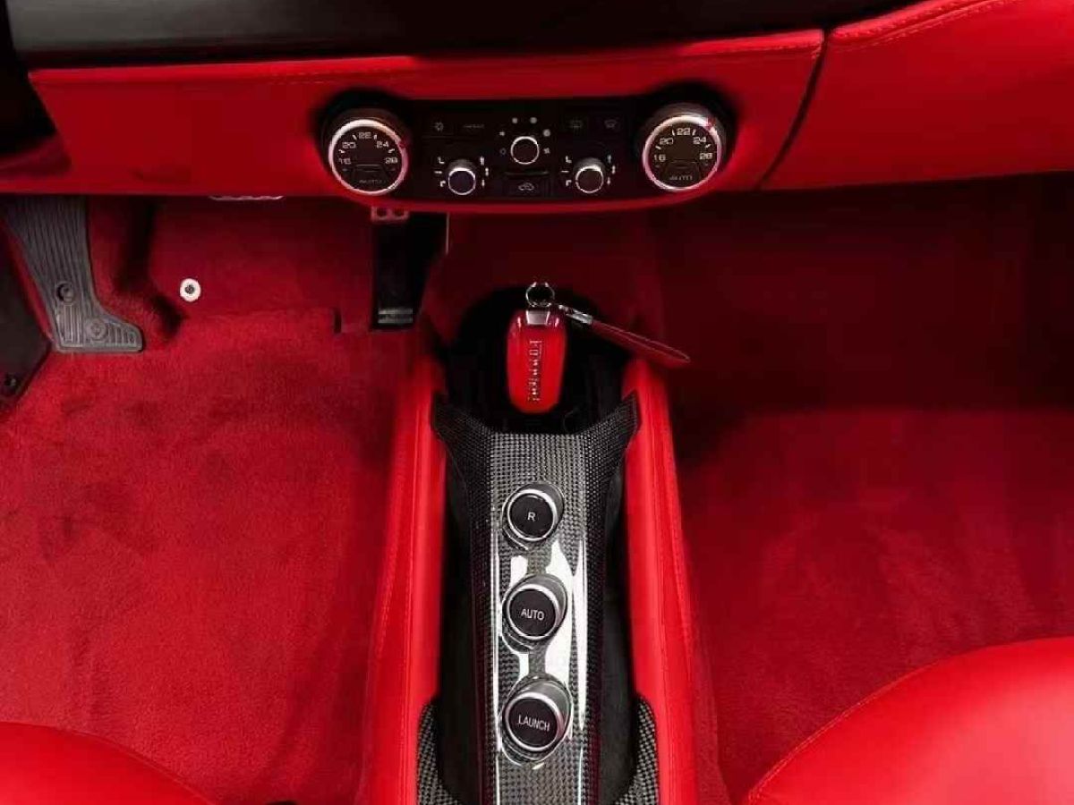 法拉利 GTC4Lusso  2017款 3.9T V8圖片