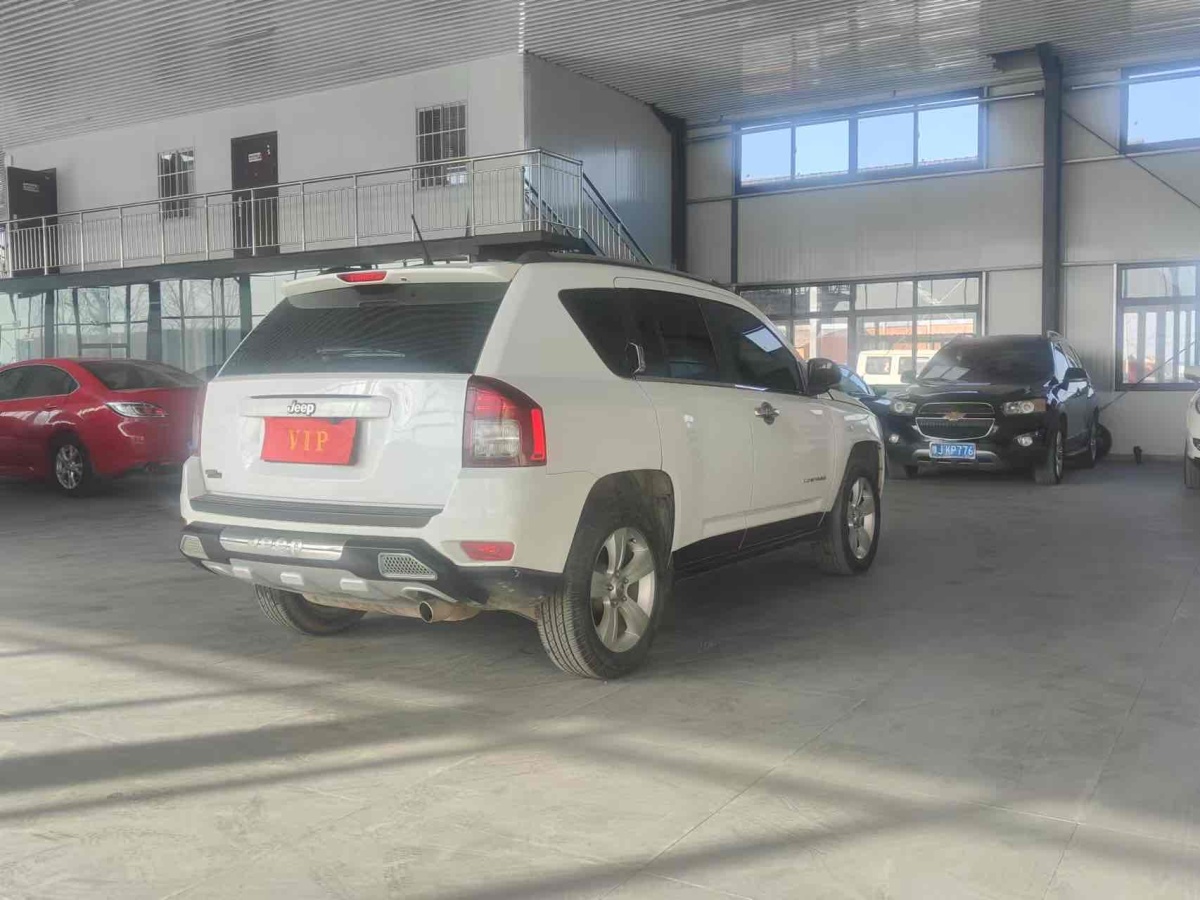 Jeep 指南者  2014款 改款 2.0L 兩驅(qū)進(jìn)取版圖片