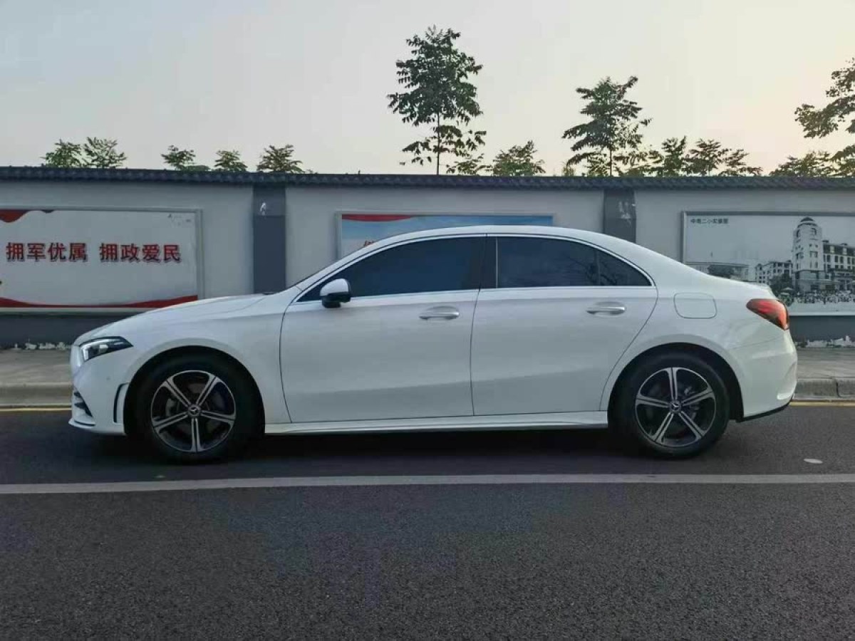 奔馳 奔馳A級  2023款 A 200 L 時尚型圖片