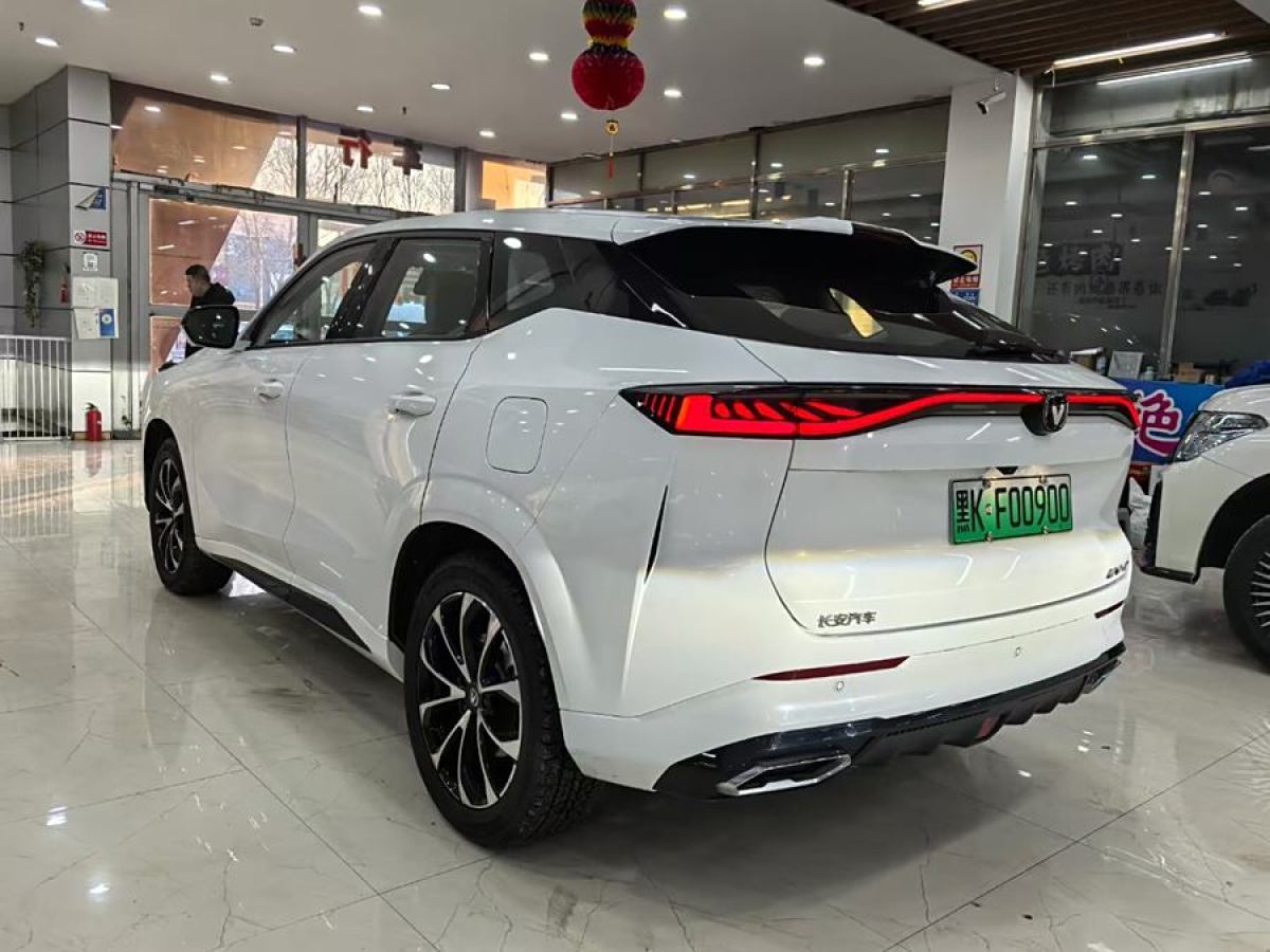 長(zhǎng)安 長(zhǎng)安UNI-Z新能源  2024款 藍(lán)鯨智電iDD 125km 超越型圖片