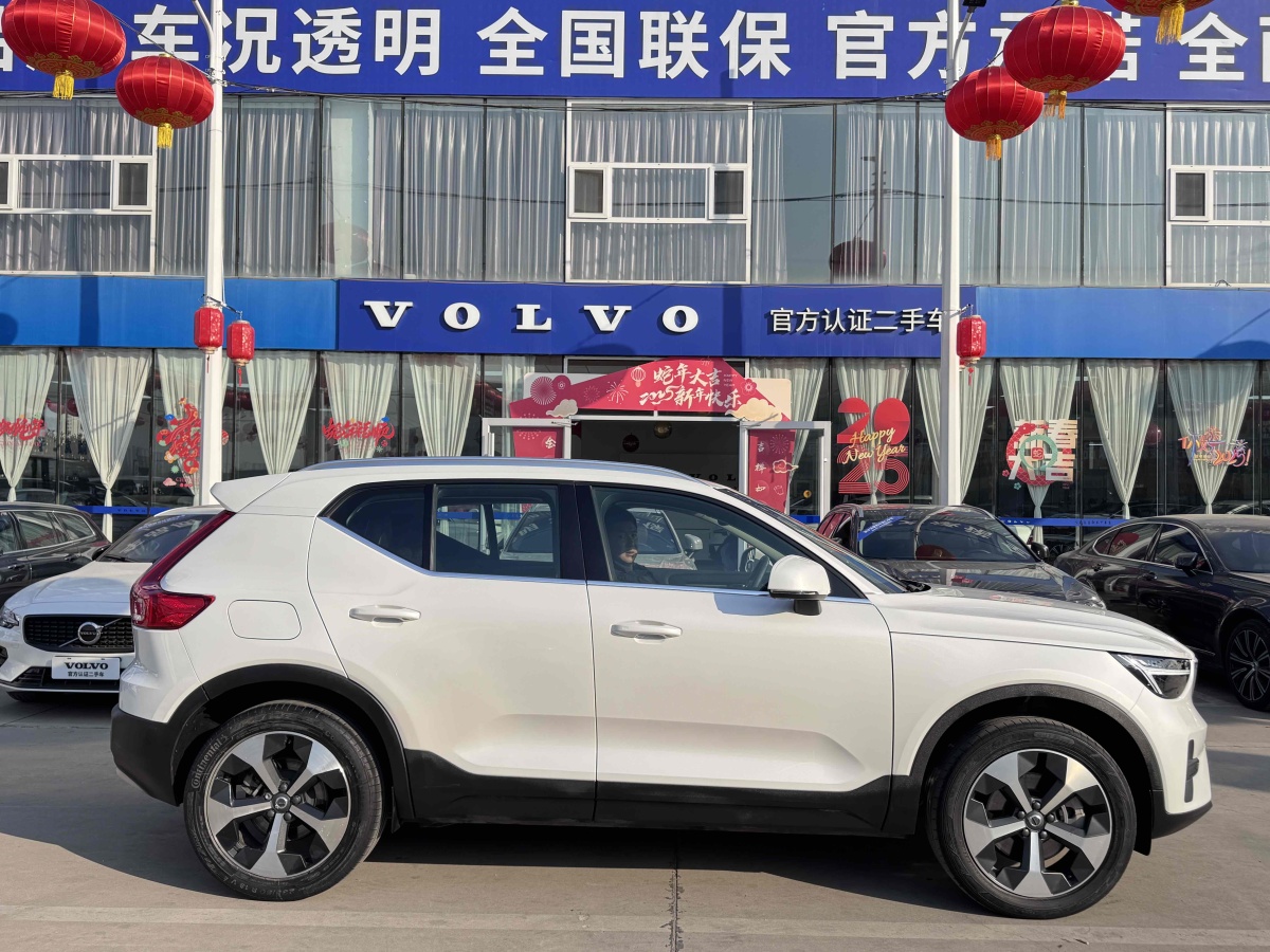 沃爾沃 沃爾沃XC40  2023款 B4 四驅(qū)智遠豪華版圖片