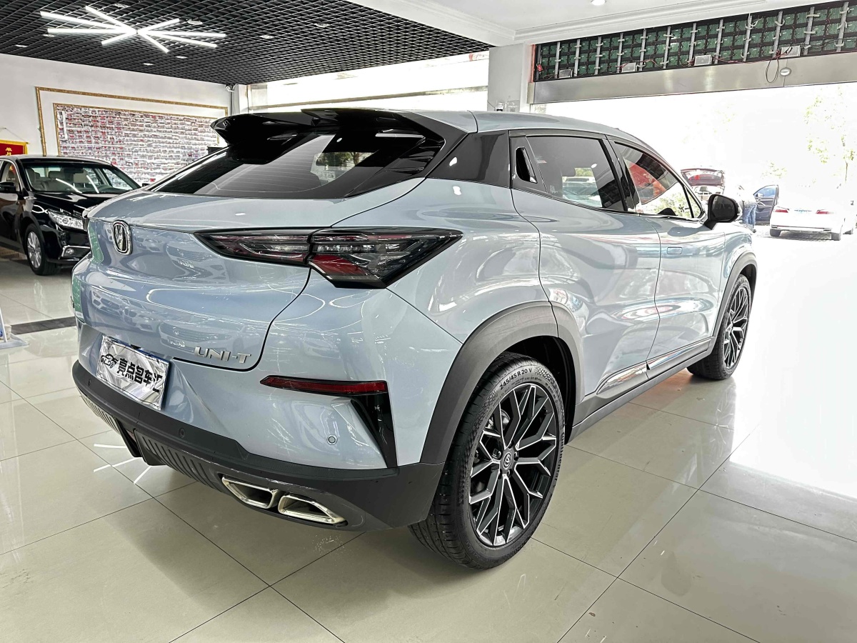 長(zhǎng)安 UNI-T  2022款 1.5T 尊貴型圖片