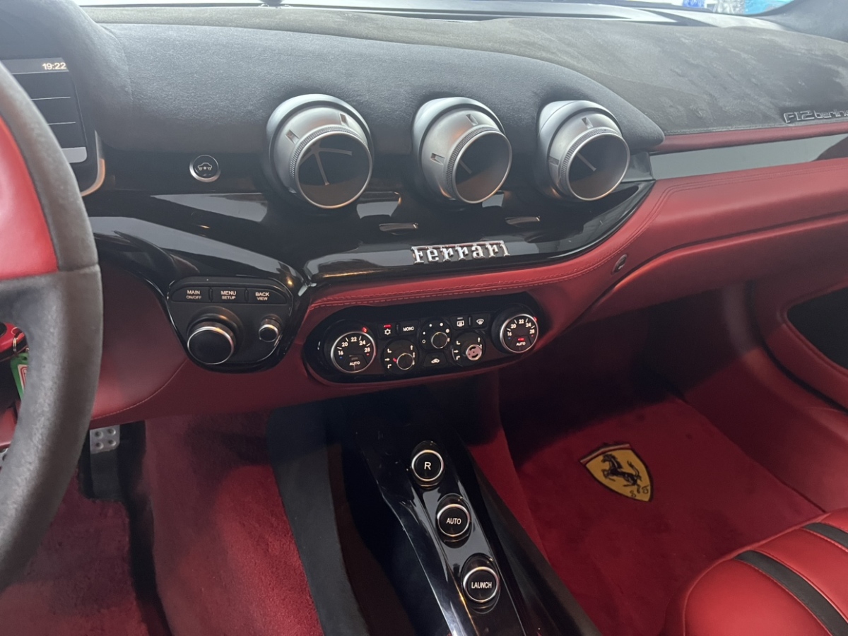 法拉利 F12berlinetta  2013款 6.3L 標準型圖片