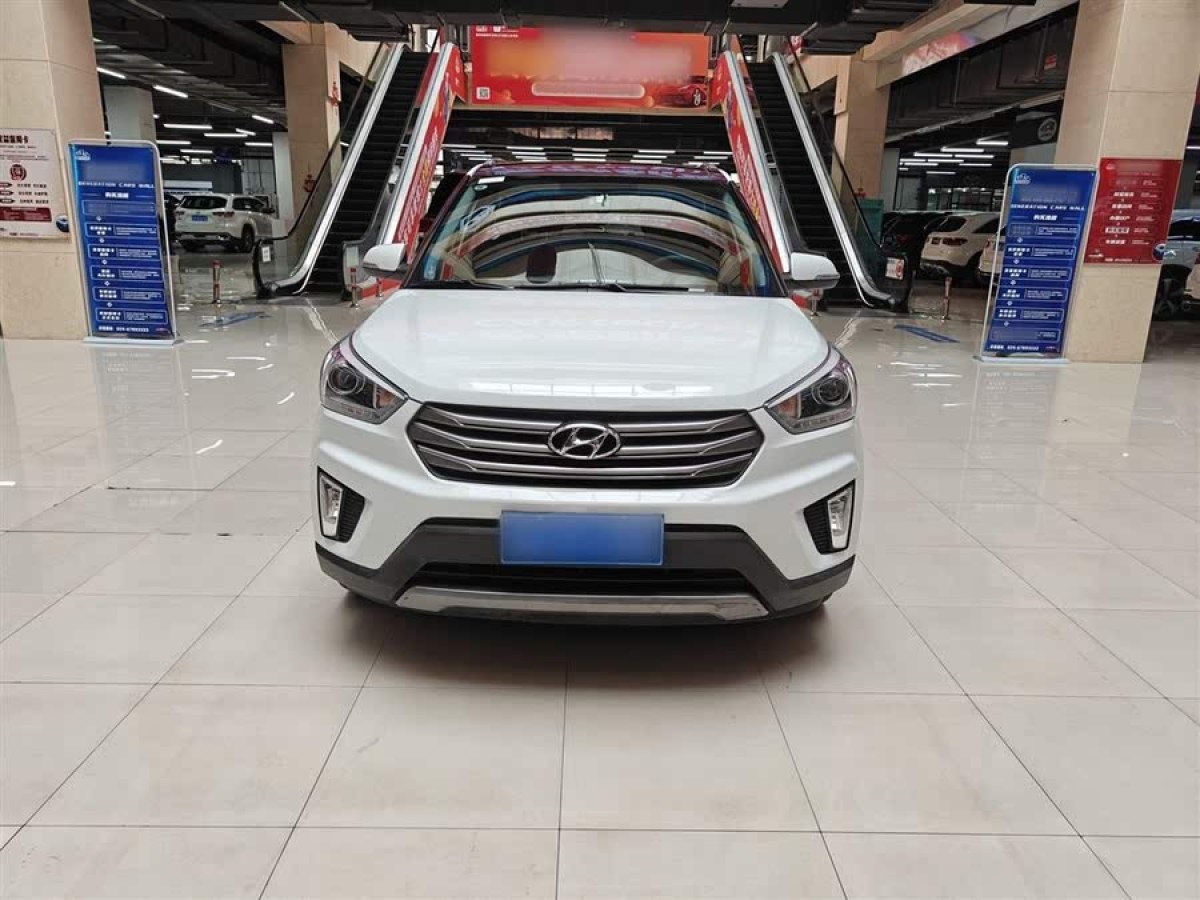 現(xiàn)代 ix25  2015款 1.6L 自動兩驅(qū)尊貴型DLX圖片