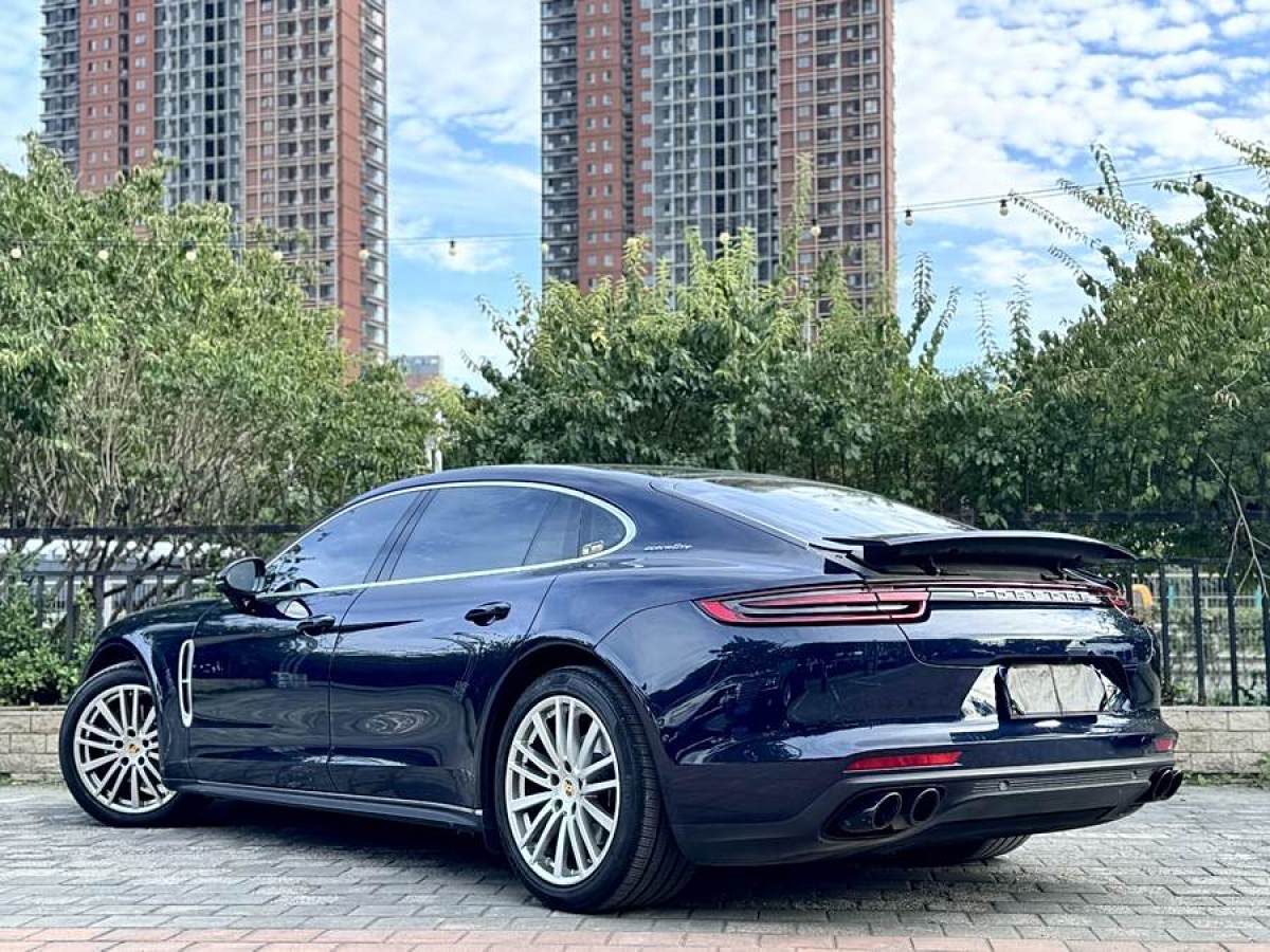 2018年7月保時(shí)捷 Panamera  2017款 Panamera 行政加長版 3.0T