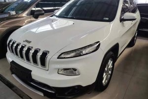 自由光 Jeep 2.0L 優(yōu)越版