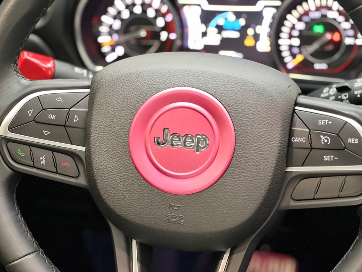 2019年11月Jeep 大指挥官  2020款 2.0T 四驱精英版