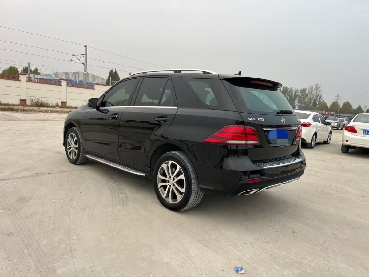 奔馳 奔馳GLE  2016款 GLE 320 4MATIC 豪華型圖片