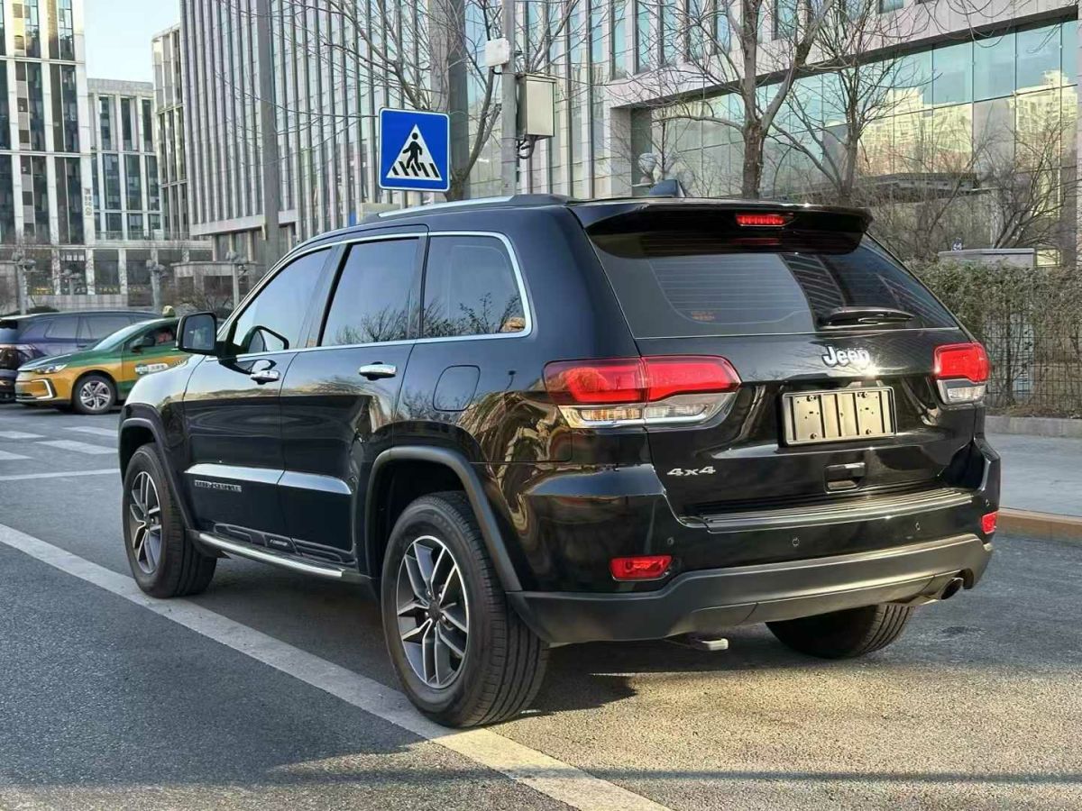 Jeep 大切諾基  2021款 3.0L 80周年紀(jì)念版圖片