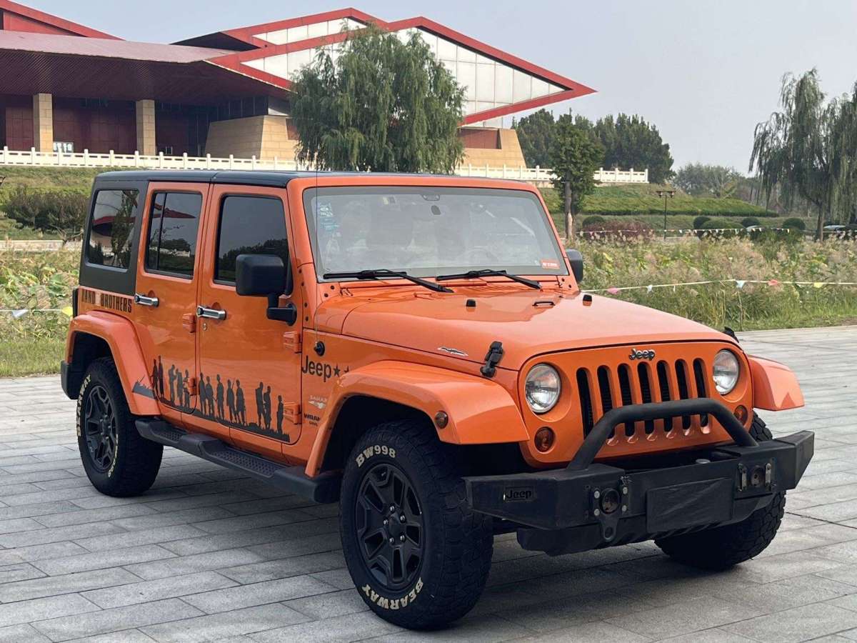 Jeep 牧馬人  2013款 3.6L Sahara 四門(mén)版圖片